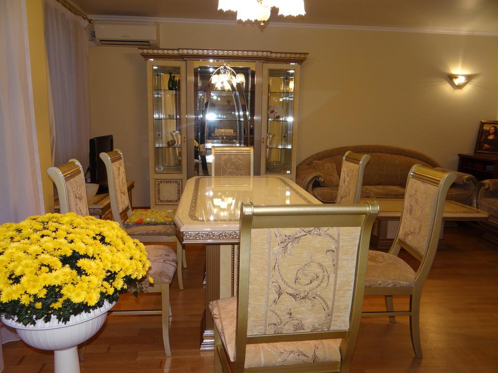 Luxury Versailles Apartments Center Opera Burgas City Zimmer foto